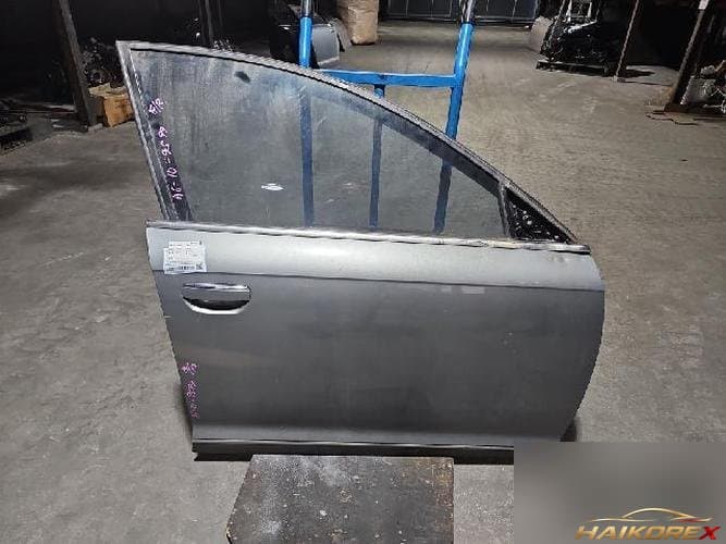 Audi A6 2010 — дверь передняя правая 4F0831052F