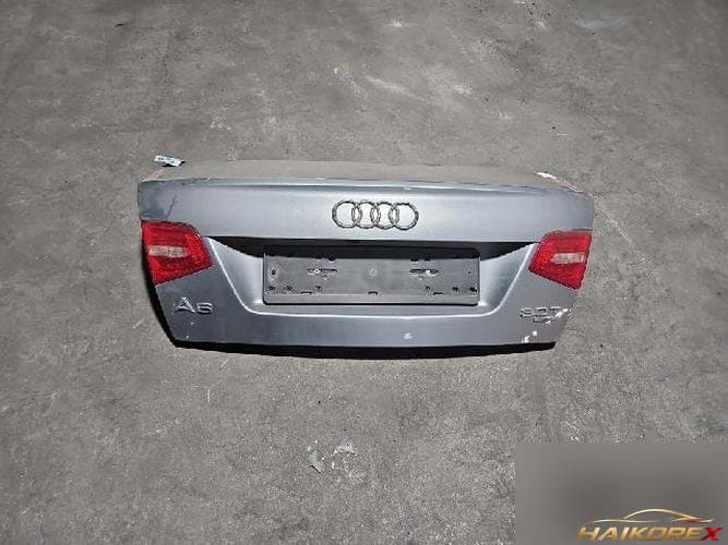 Audi A6 2010 — крышка багажника 4F5827023Q