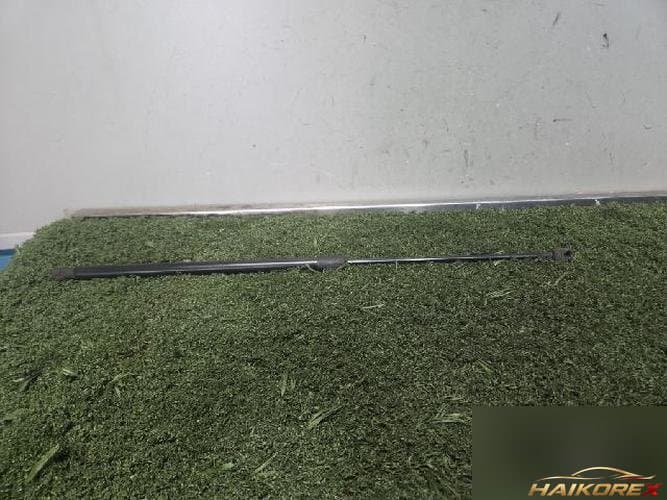 Volkswagen Passat 2015 — крышка капота 561823359