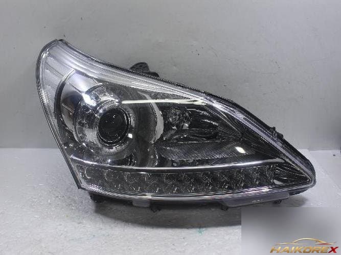 Hyundai Equus 2010 — фара правая HID 921023N030
