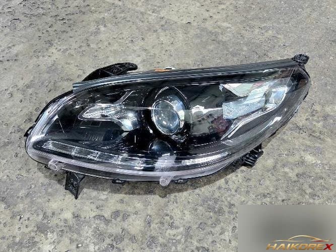 Renault SM7 2012 — фара левая (ксенон) 260605456R