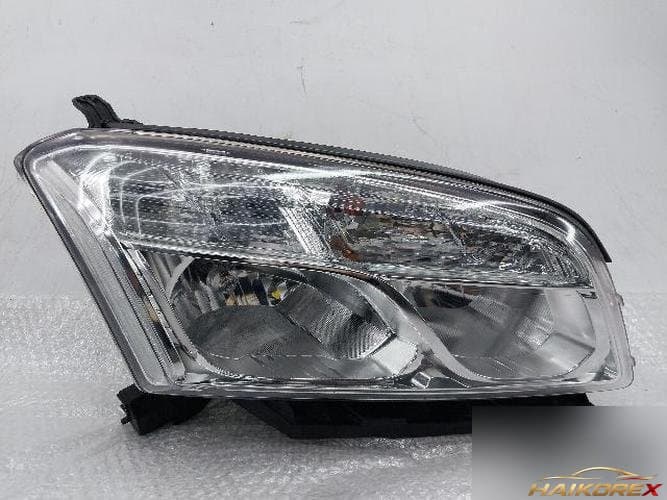 Chevrolet Trax 2016 — фара правая 42435936