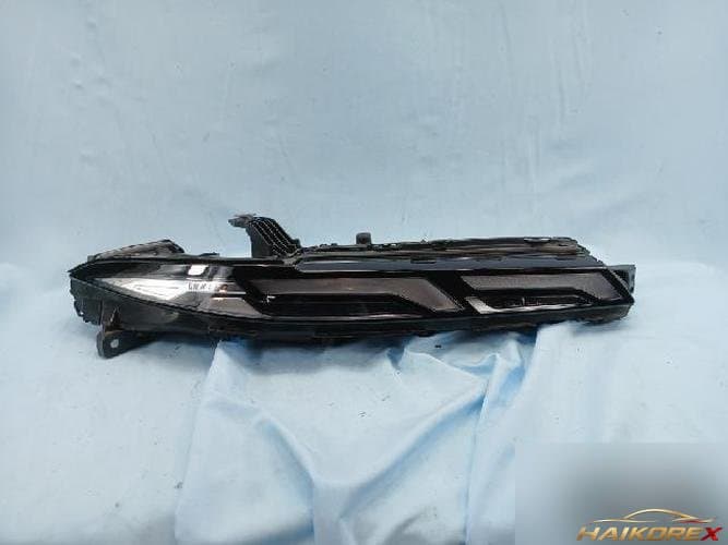 BMW X7 G07 2024 — фара правая