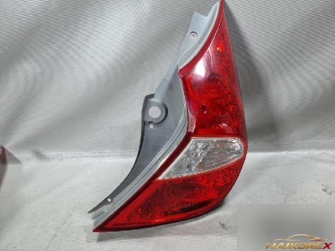 Hyundai Accent 2012 — комбинированный фонарь задний правый (пассажирский)