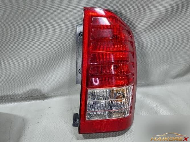 Kia Carnival 2010 — комбинированный задний фонарь правый