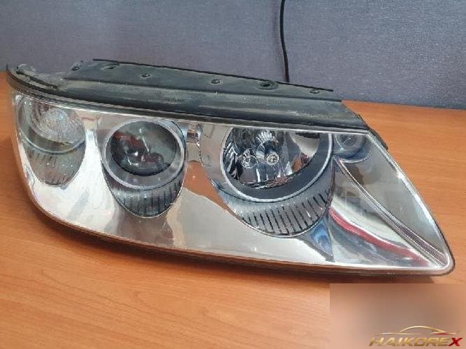 Hyundai Grandeur 2007 — фара правая