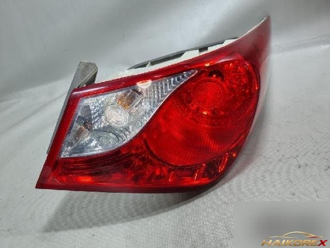 Hyundai Sonata 2012 — фонарь задний комбинированный правый (пассажирский)