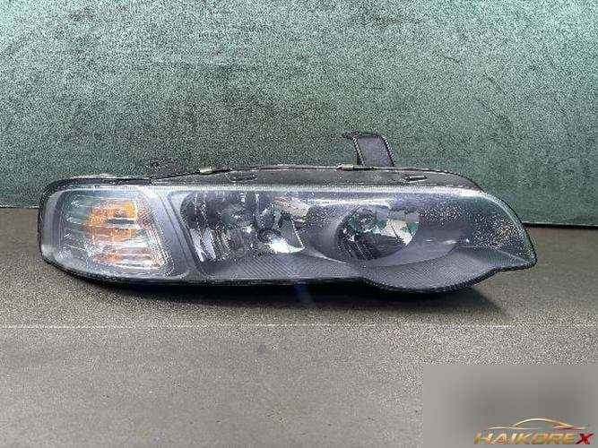 Renault SM5 2004 — фара правая