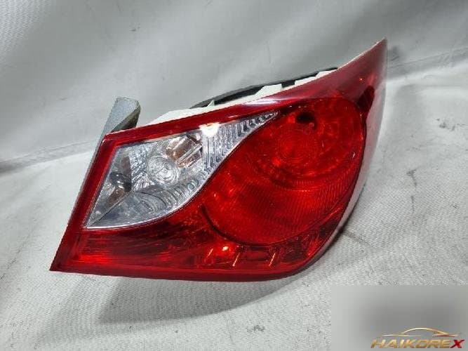 Hyundai Sonata 2011 — комбинированный фонарь задний правый (пассажирский)