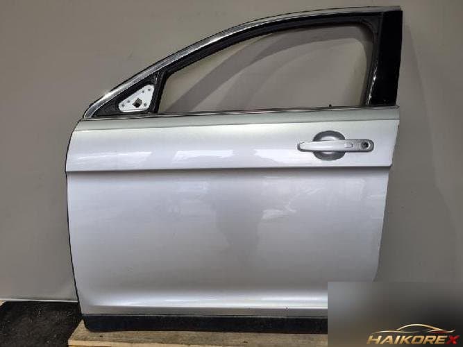 Ford Taurus 2014 — передняя дверь левая (водителя)
