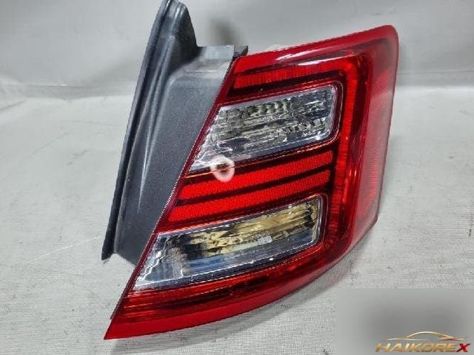 Ford Taurus 2013 — комбинированный фонарь задний правый