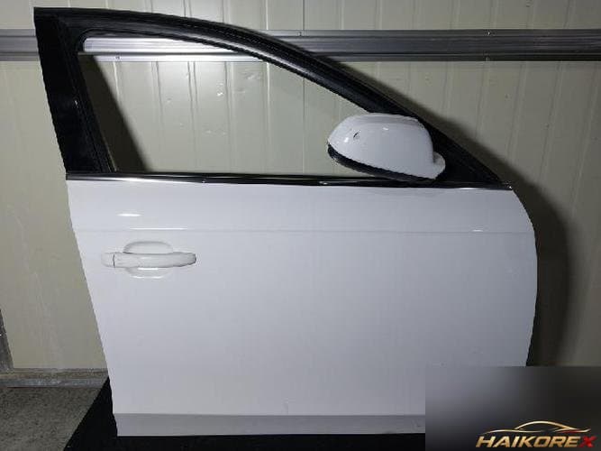Audi A4 2011 — передняя дверь правая (пассажирская)