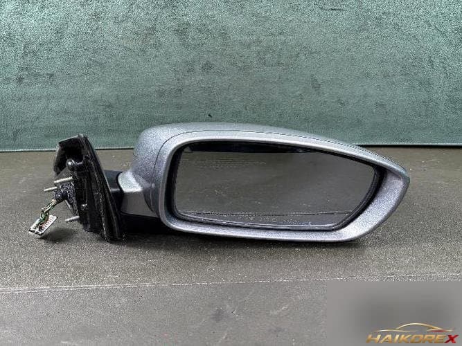Hyundai Genesis 2008 — боковое зеркало правое с сигналом