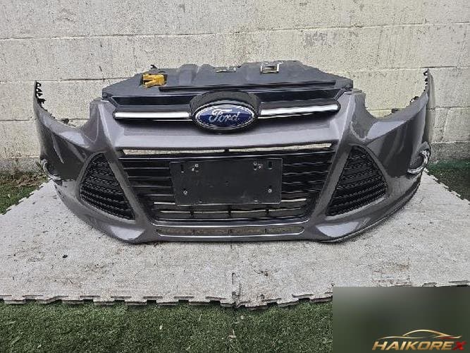 Ford Focus 2012 — передний бампер