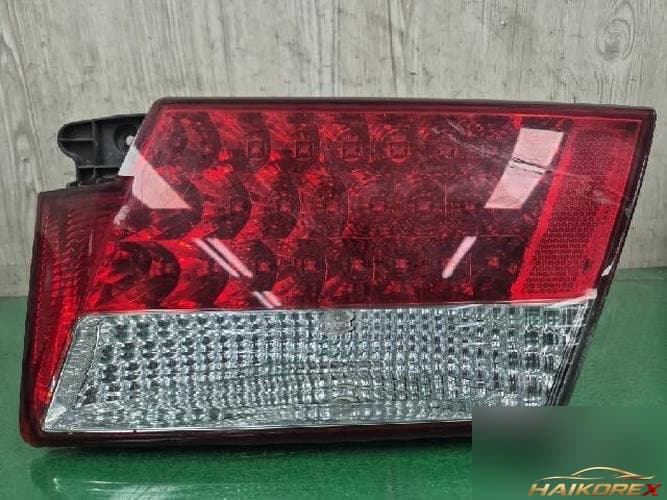 Hyundai Grandeur 2006 — накладка крышки багажника с фонарём (92404-3L0)