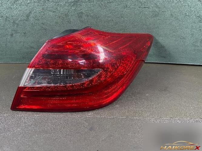 Hyundai Genesis 2009 — комбинированный фонарь задний правый (пассажирский) 2