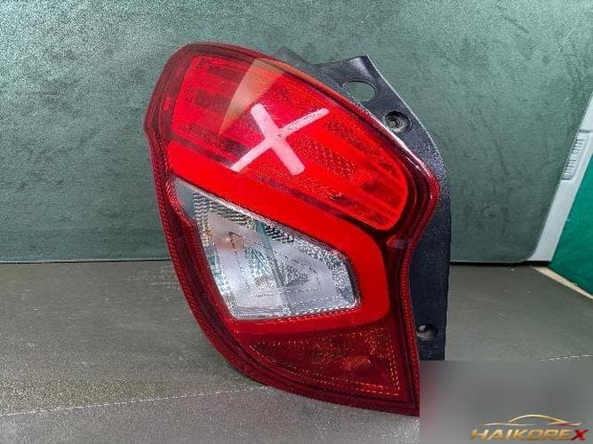 SsangYong Korando 2015 — фонарь задний комбинированный левый
