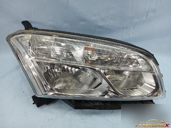 Chevrolet Trax 2013 — фара правая