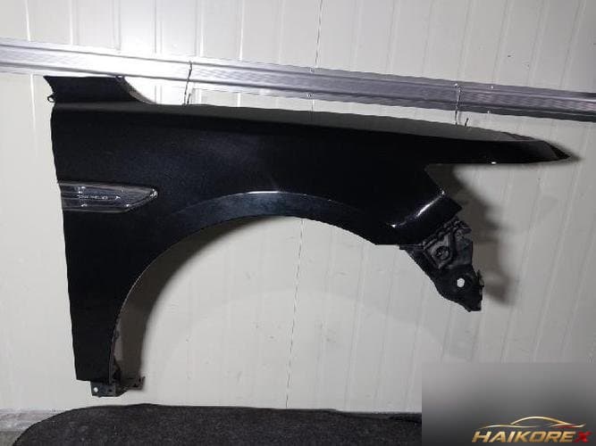 Ford Taurus 2013 — крыло правое