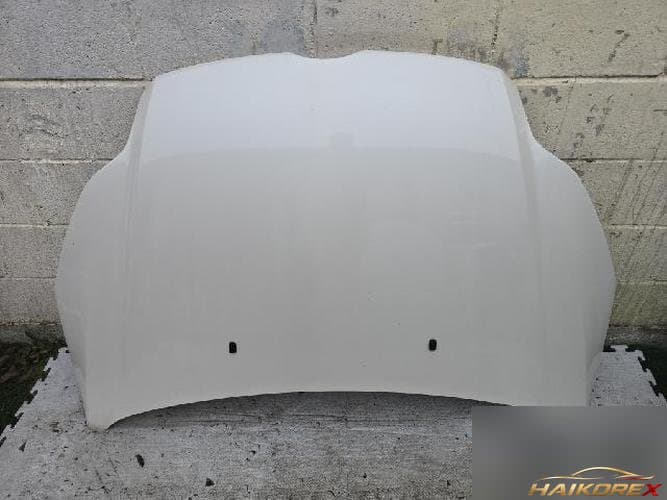 Ford Focus 2012 — капот 2