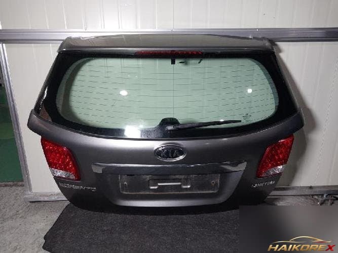 Kia Sorento 2010 — крышка багажника 3