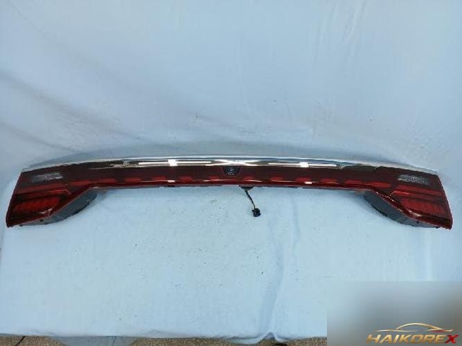 Kia K7 2021 — накладка левой двери багажника