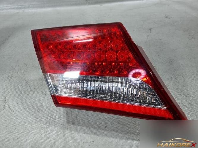 Hyundai Grandeur 2010 — накладка крышки багажника левая 1