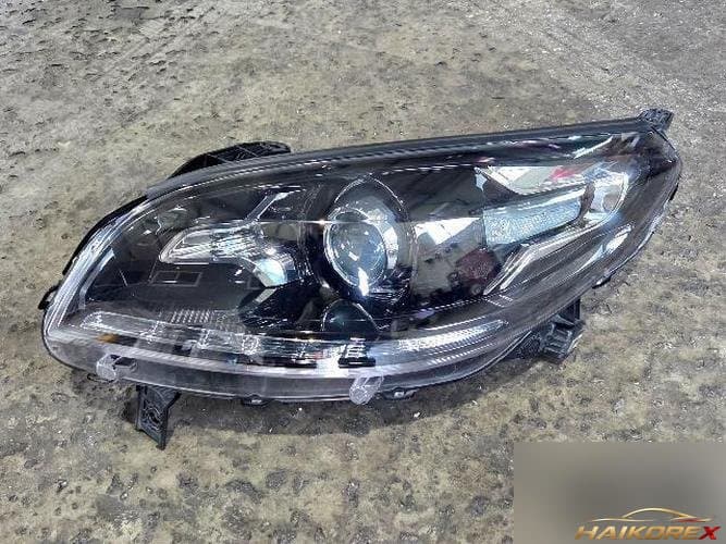 Renault SM7 2012 — фара левая (ксеноновая) 260605456R