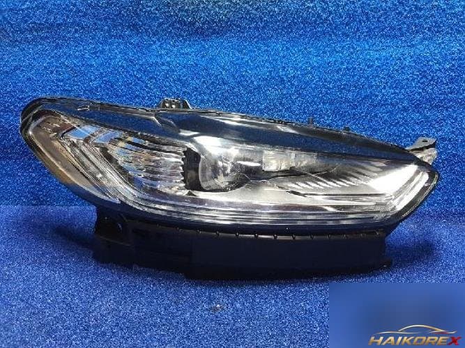 Ford Mondeo 2016 — фара правая 89909474