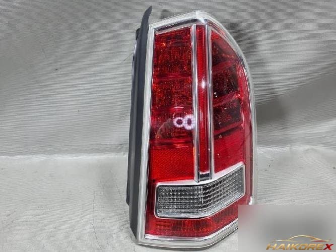 Chrysler 300 2013 — комбинированный фонарь (задний) правый