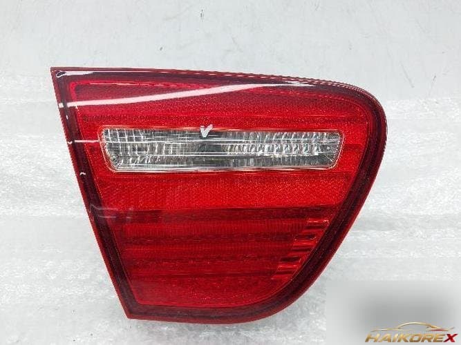 Hyundai Avante 2010 — накладка крышки багажника левая 92403-2Q0