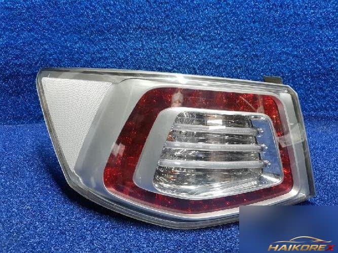 Kia Forte 2013 — комбинированный фонарь задний левый (водительский) 924011Q