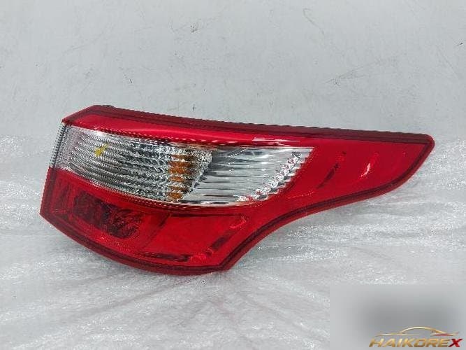 Renault SM5 2012 — комбинированный фонарь (задний свет) правый 265500029R