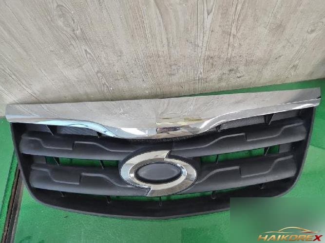 Renault QM5 2010 — решётка радиатора 62072 JY 10A