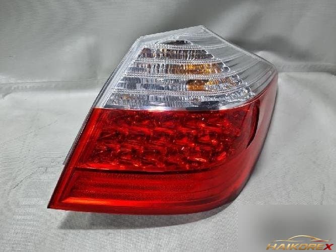 Hyundai Genesis 2010 — фонарь задний комбинированный правый (пассажирский)