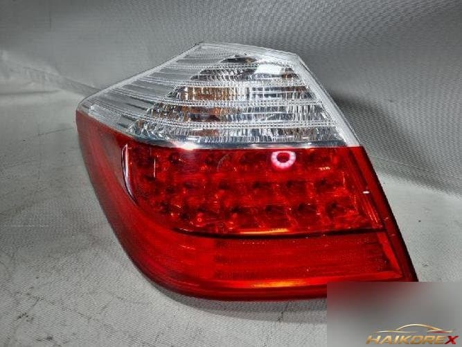 Hyundai Genesis 2010 — комбинированный фонарь задний левый (водительский)