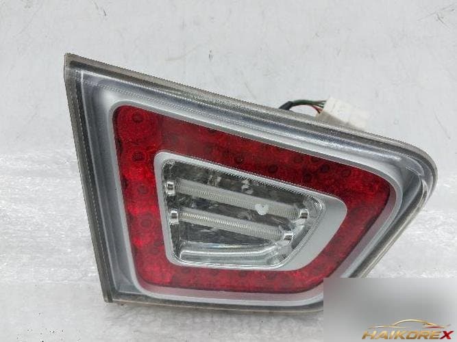 Kia Forte 2010 — накладка крышки багажника левая 92403-1Q 1
