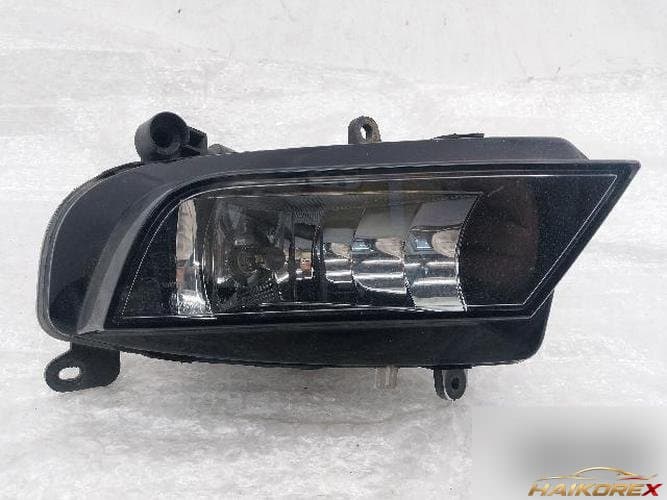 Audi A4 2013 — противотуманная фара правая (8K0941700B)