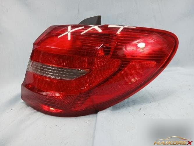 Mercedes-Benz B-Class 2013 — комбинированный фонарь задний правый (пассажирский) 2