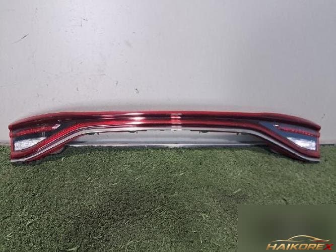 Hyundai Grandeur 2014 — накладка крышки багажника левая с LED подсветкой номера