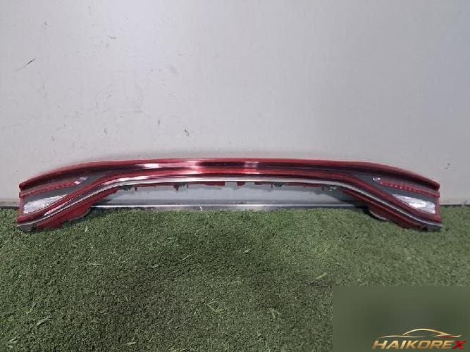 Hyundai Grandeur 2014 — накладка двери багажника левая с LED и подсветкой номера