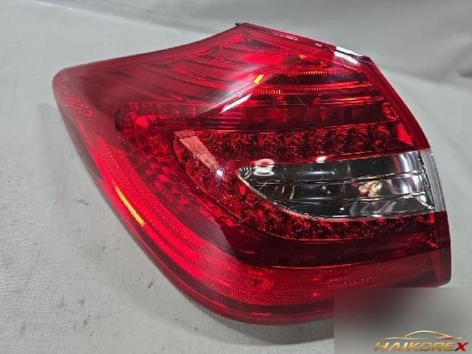 Hyundai Genesis 2012 — фонарь задний левый (комбинированный)