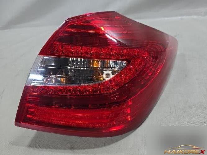 Hyundai Genesis 2012 — задний комбинированный фонарь правый (пассажирский) 2