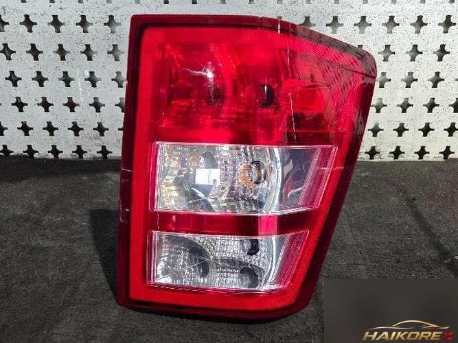 Jeep Grand Cherokee 2005 — комбинированный фонарь (задний) правый 55156720AI