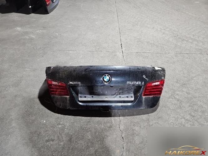 BMW 5 серии 2015 — дверь багажника
