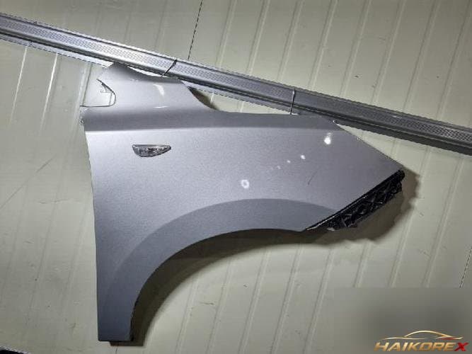 Hyundai Tucson 2011 — крыло переднее правое