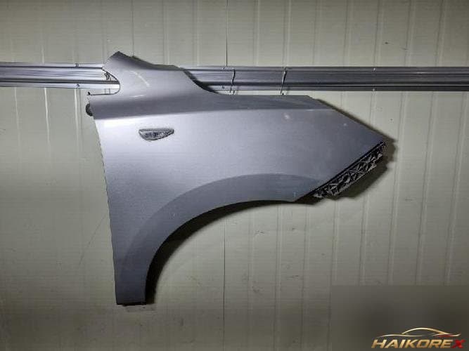 Hyundai Tucson 2010 — крыло правое