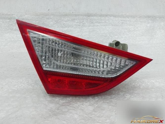 Hyundai Sonata 2012 — накладка крышки багажника левая 92403-3S1