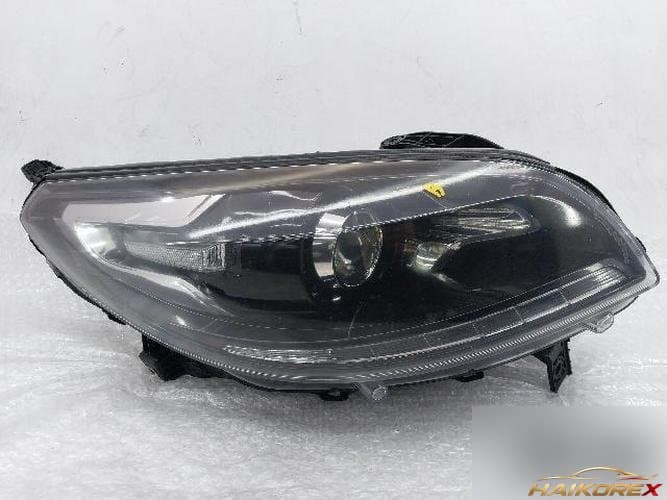 Renault SM7 2012 — фара правая (головной свет) 260106586R
