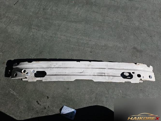 Jaguar XF 2012 — направляющая переднего бампера 8X23-17757-AF